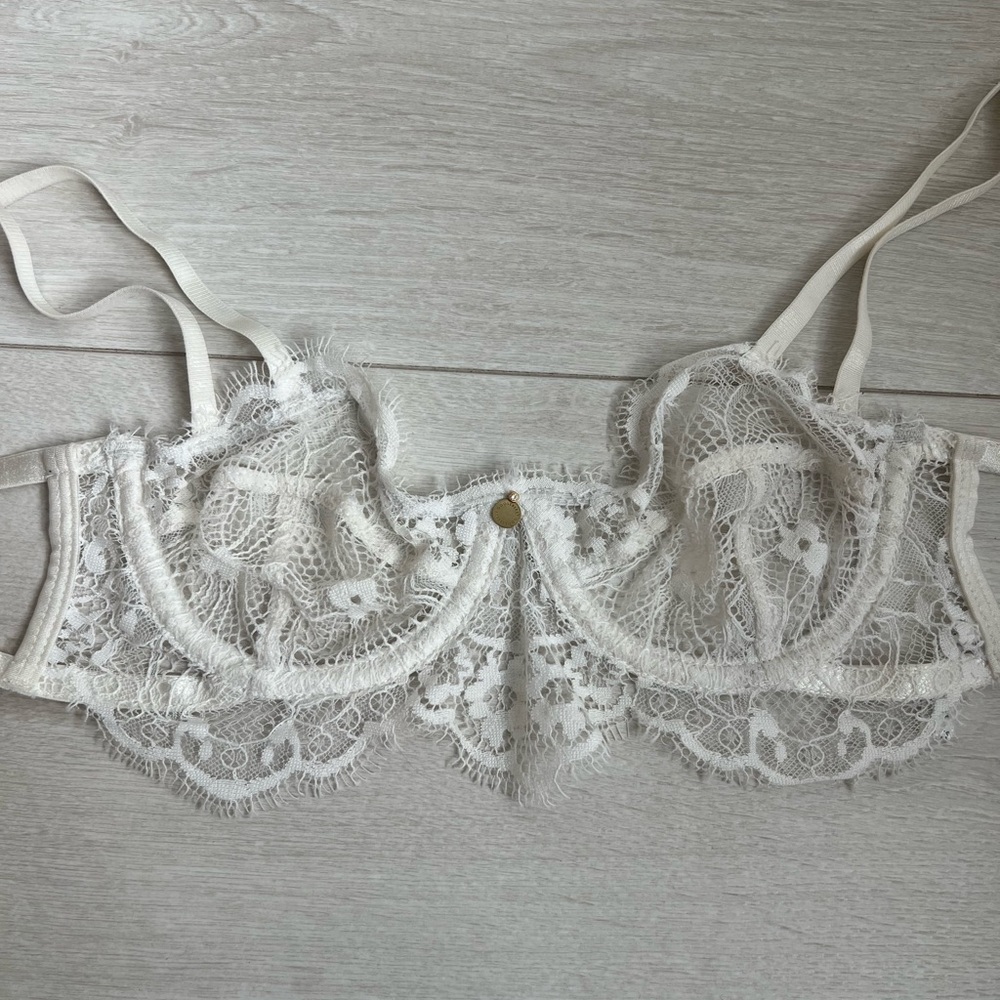 Gooseberry Intimidates White Bra